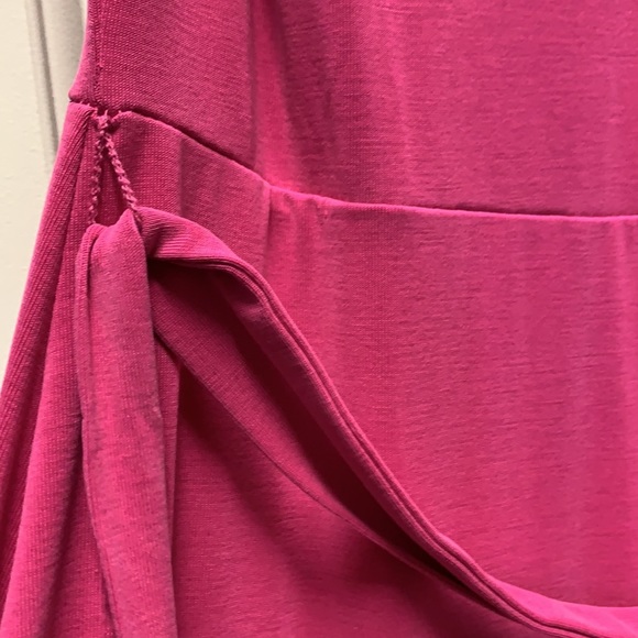 This gorgeous Banana Republic dress is a must - Picture 4 of 6